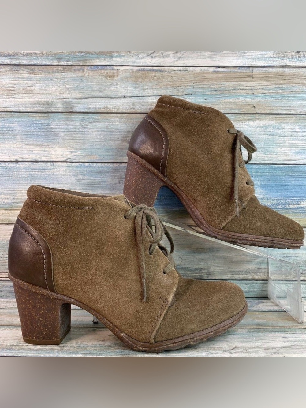 Clarks Chukka Boot Womens Size 7.5M Lace Up Block Heel Brown Suede